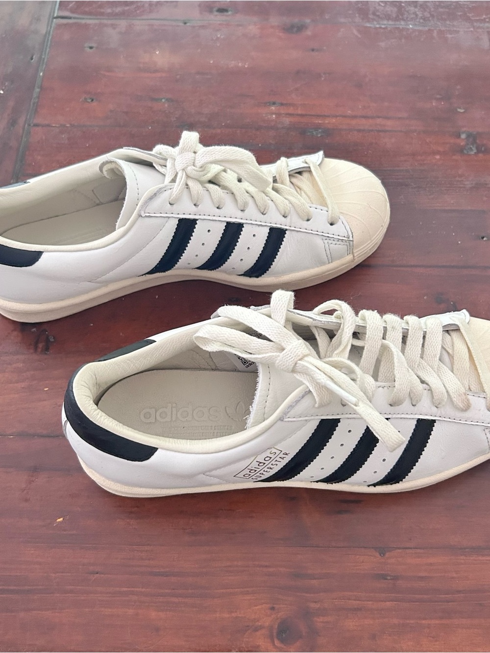 adidas Men’s Superstar Vintage Sneakers White with Black Stripes Size 7